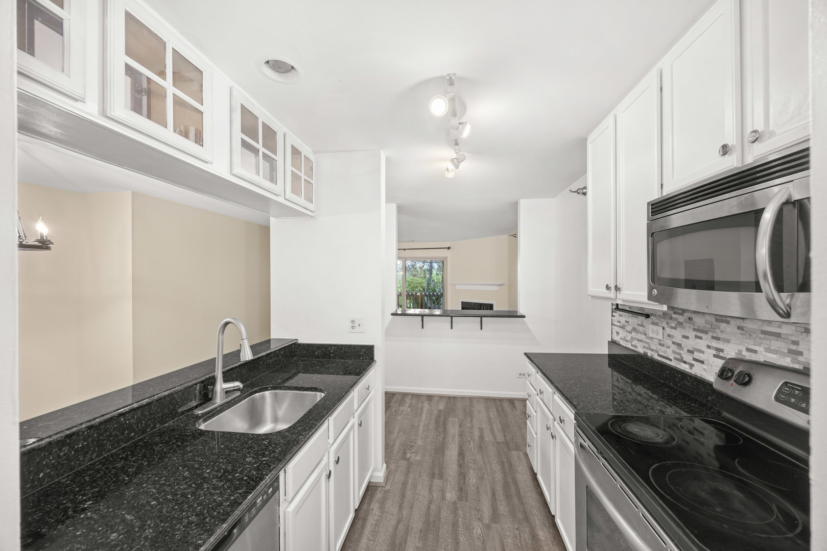 214 Glengarry Drive 201 Property Photo 5