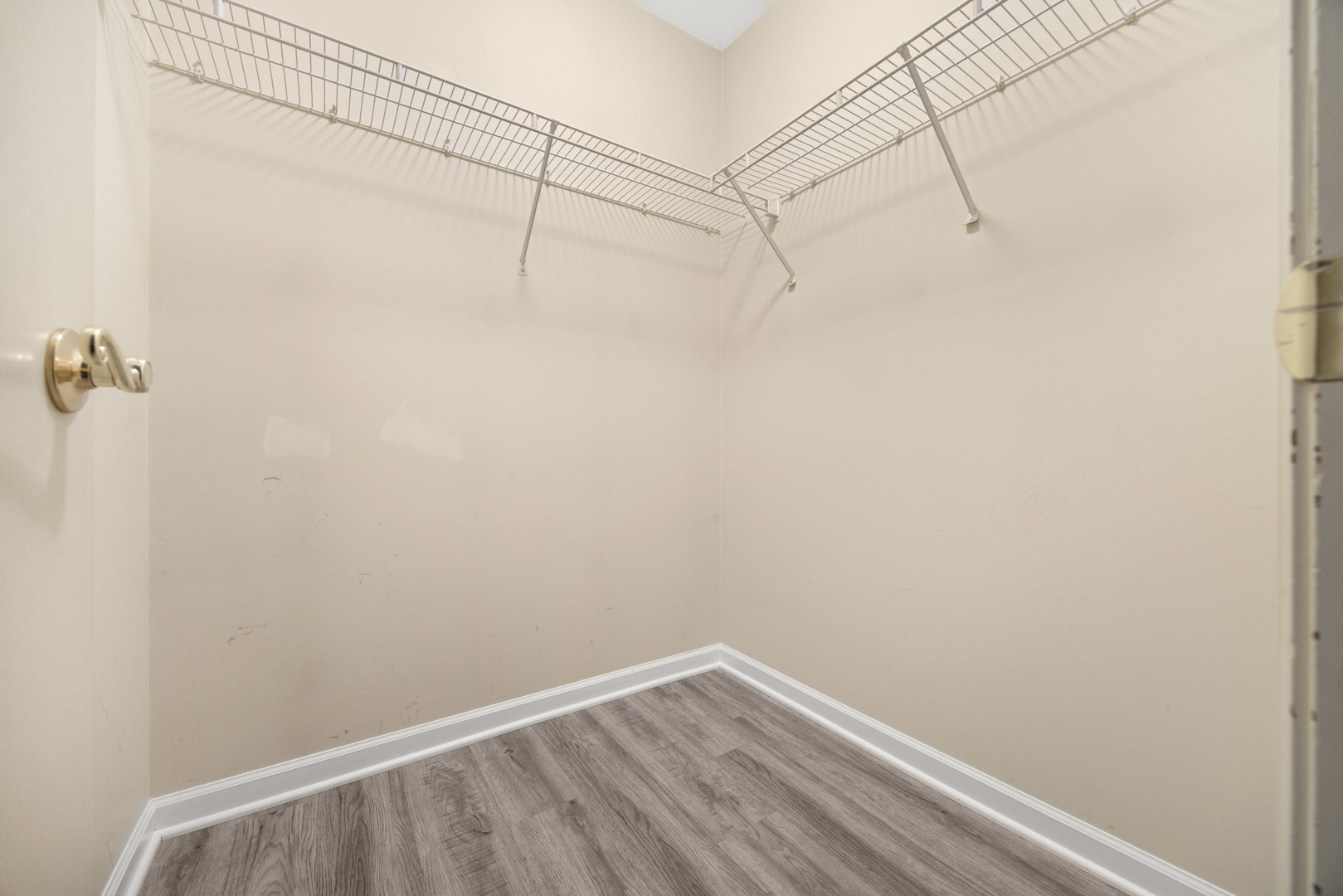 214 Glengarry Drive 201 Property Photo 14