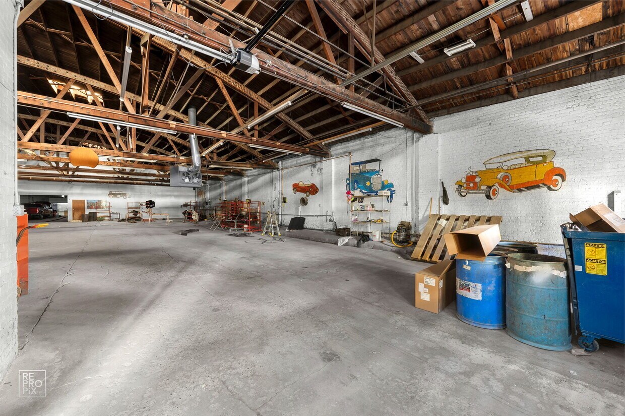 1123 W Catalpa Avenue Property Photo 17