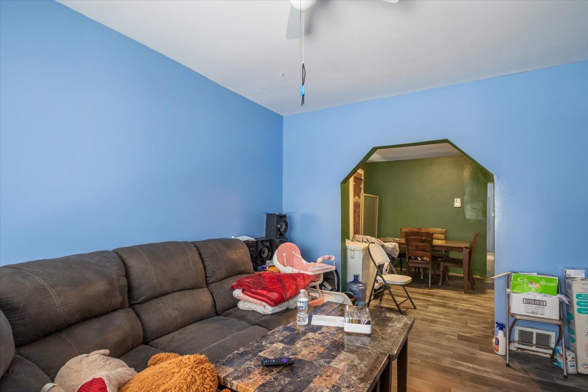 6027 S Loomis Boulevard Property Photo 2