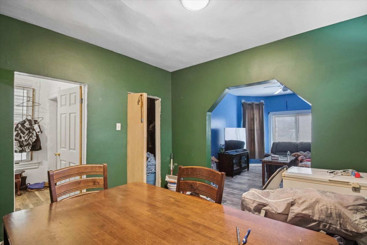 6027 S Loomis Boulevard Property Photo 3