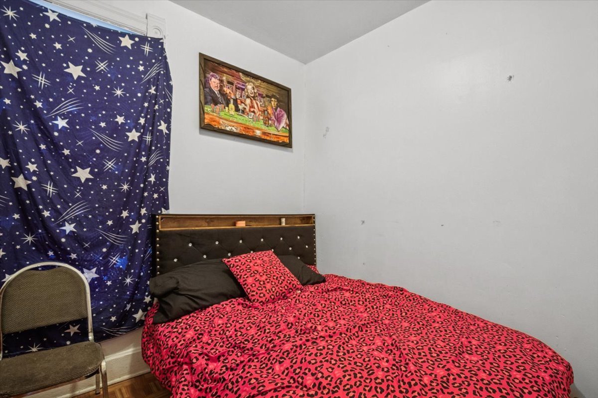 6027 S Loomis Boulevard Property Photo 11