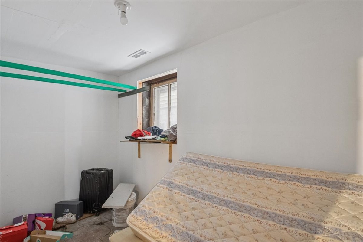 6027 S Loomis Boulevard Property Photo 16
