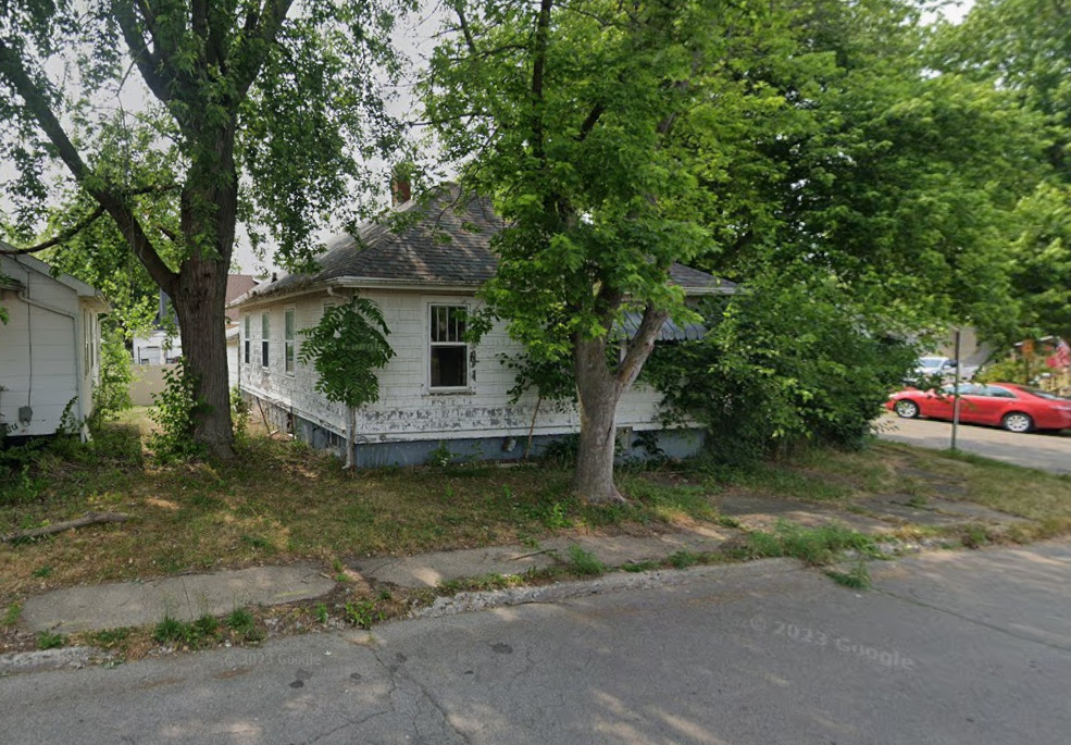 666 N Avenue B Property Photo 2