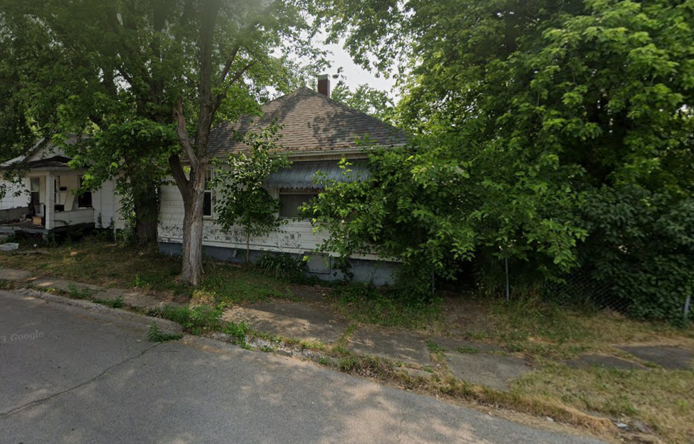 666 N Avenue B Property Photo 3
