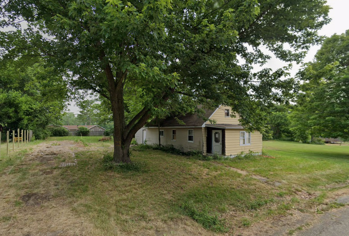 153 E Main Street Property Photo 4