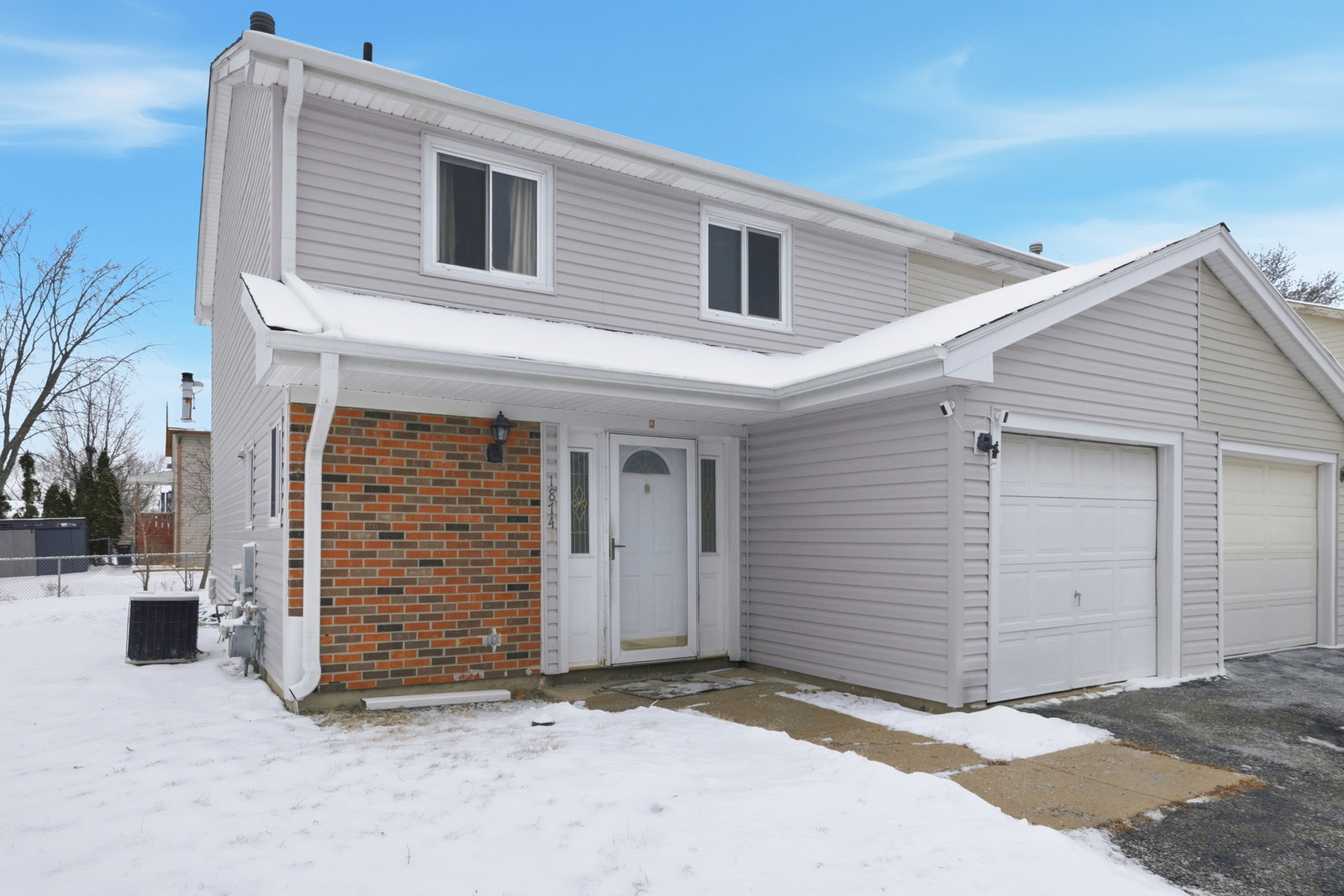 1874 Windward Lane Property Photo 1