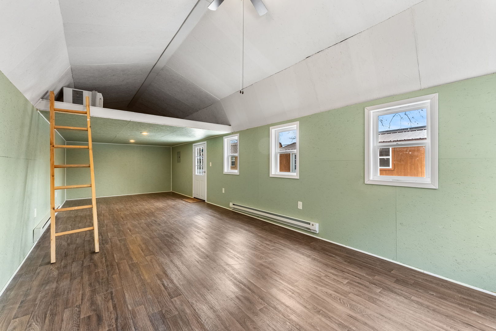 12559247 Property Photo 4