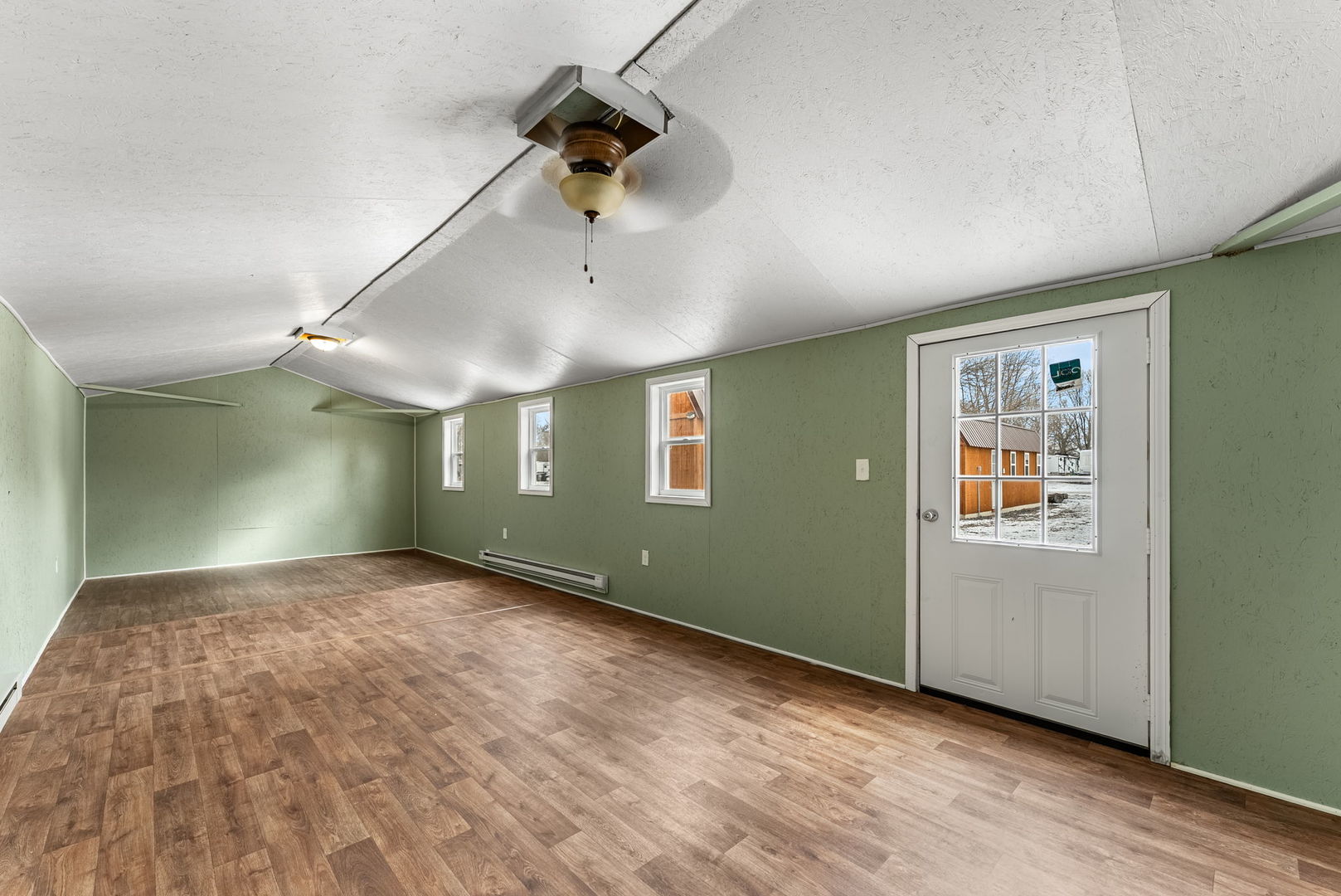 12559247 Property Photo 6