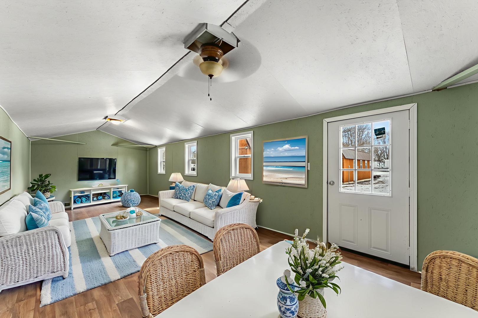 12559247 Property Photo 7
