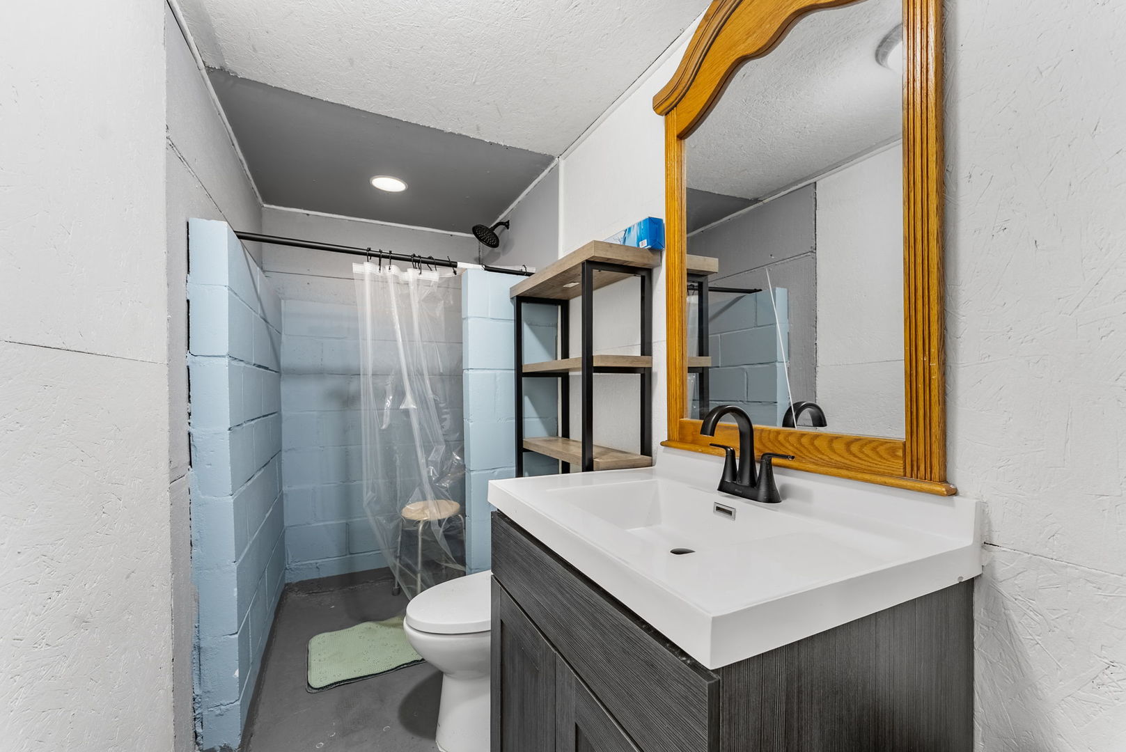12559247 Property Photo 10