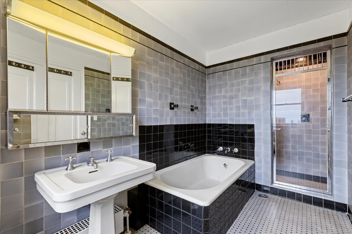 4950 S Chicago Beach Drive 4a Property Photo 21