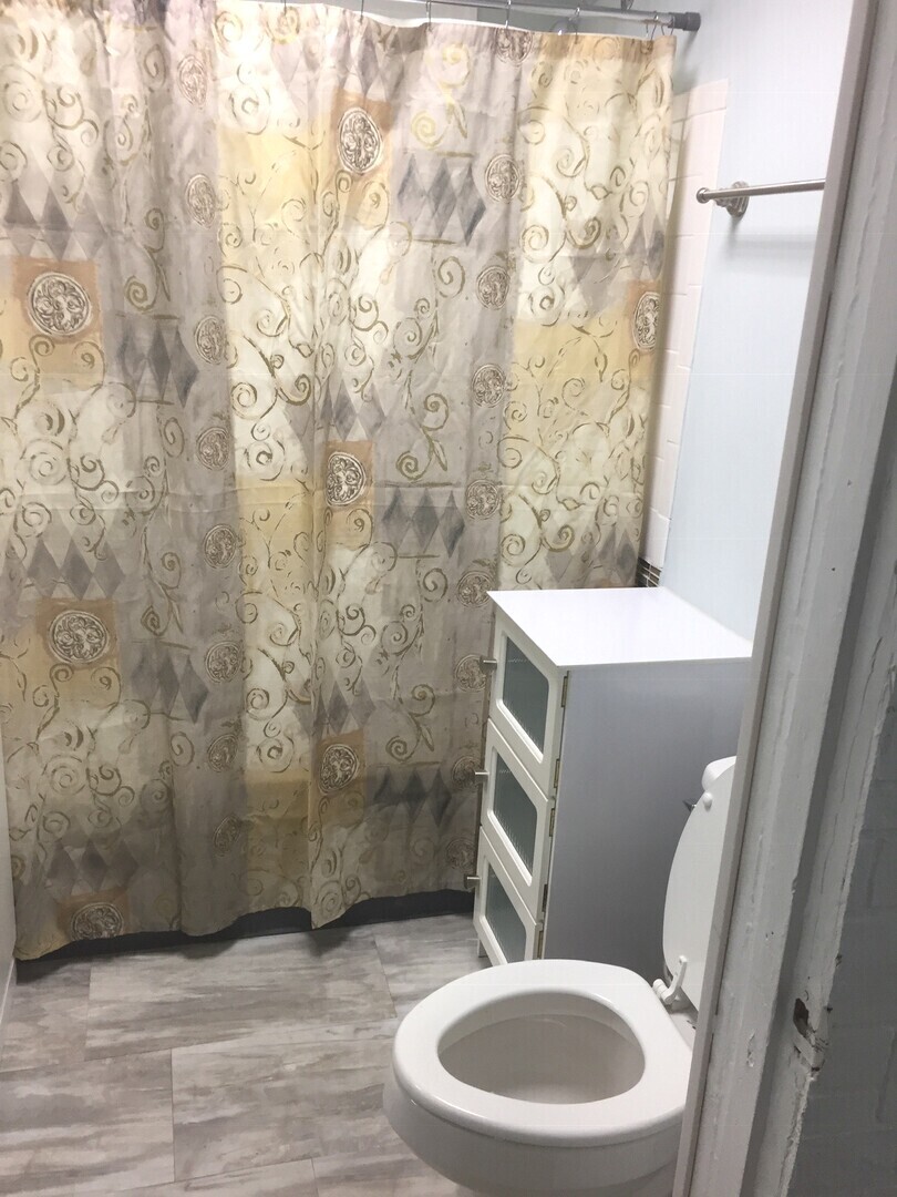 7026 S Saint Lawrence Avenue Property Photo 8