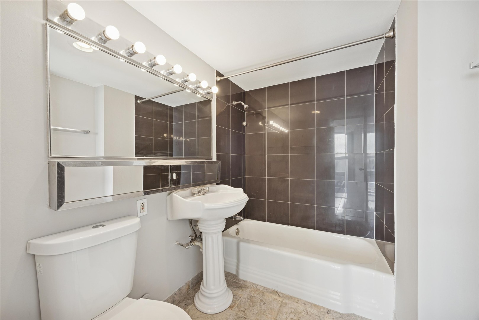 6730 S South Shore Drive 1604 Property Photo 12