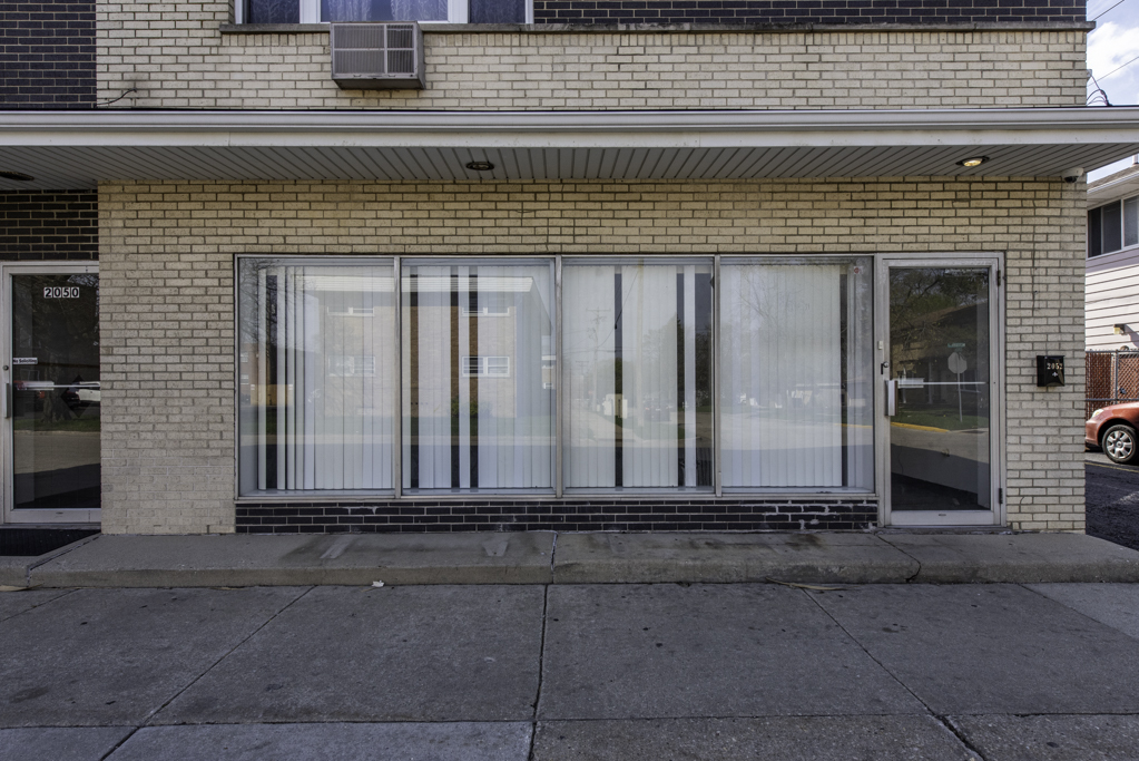2052 Western Avenue Property Photo 4