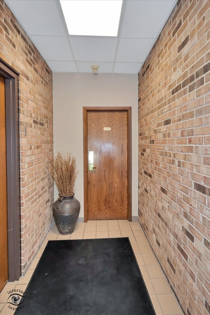 501 W Ogden Avenue Property Photo 29