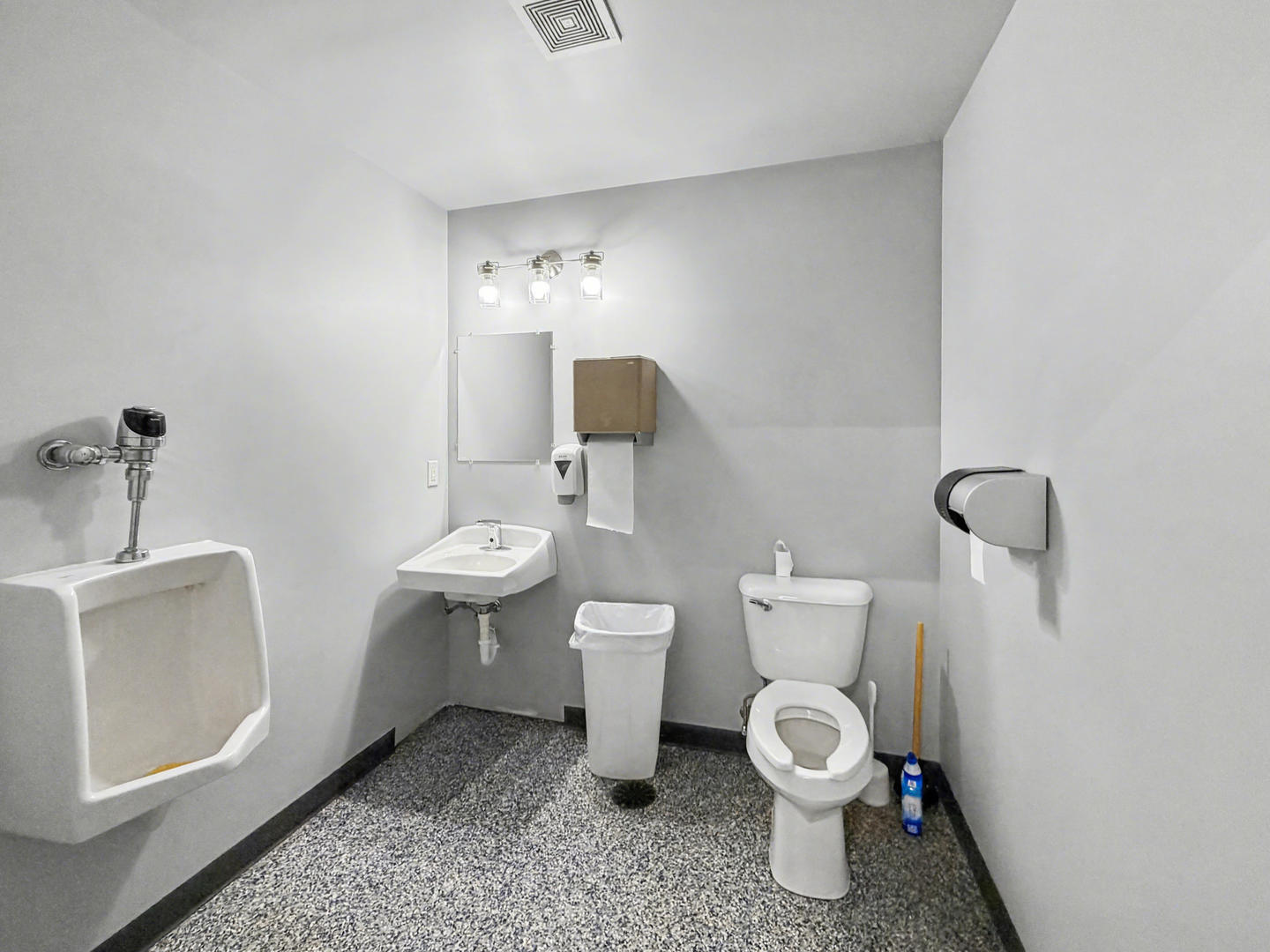 500 N Pine Street Property Photo 18
