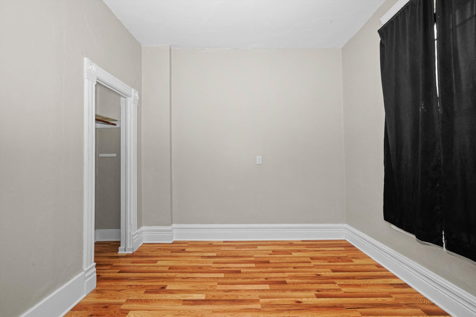 2140 W Cermak Road Property Photo 6