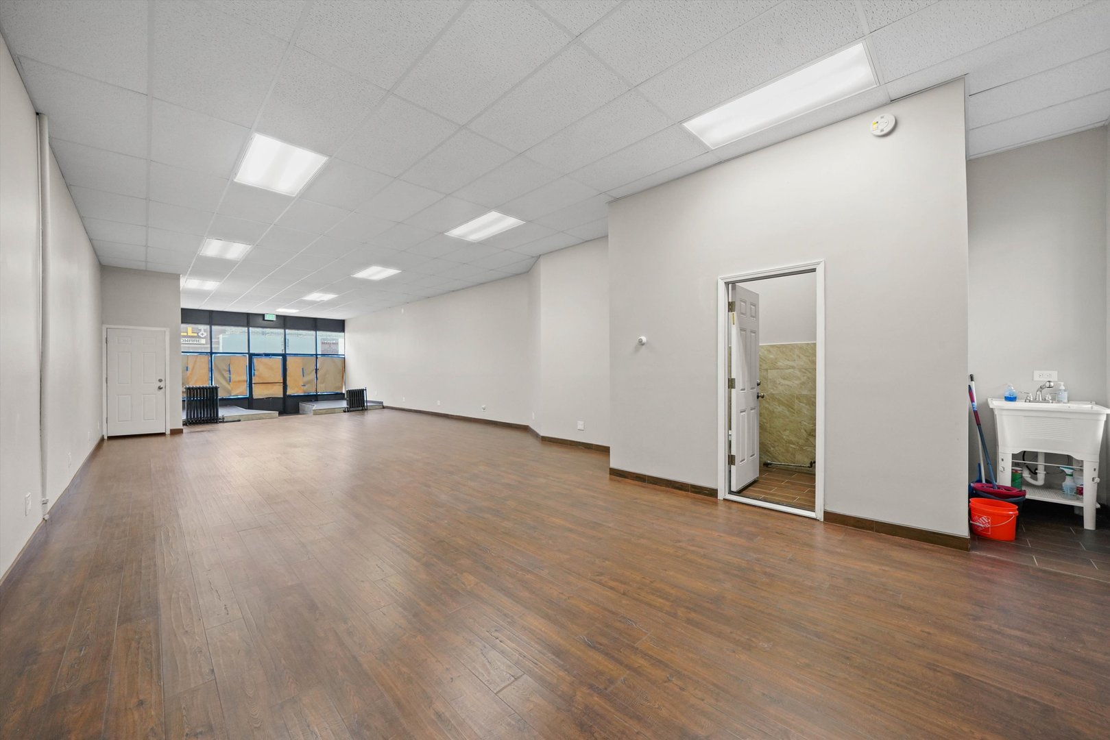 2140 W Cermak Road Property Photo 23