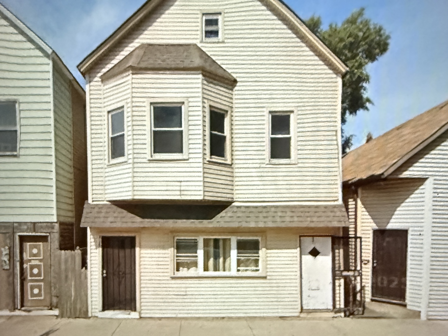 8256 S South Shore Drive Property Photo 1