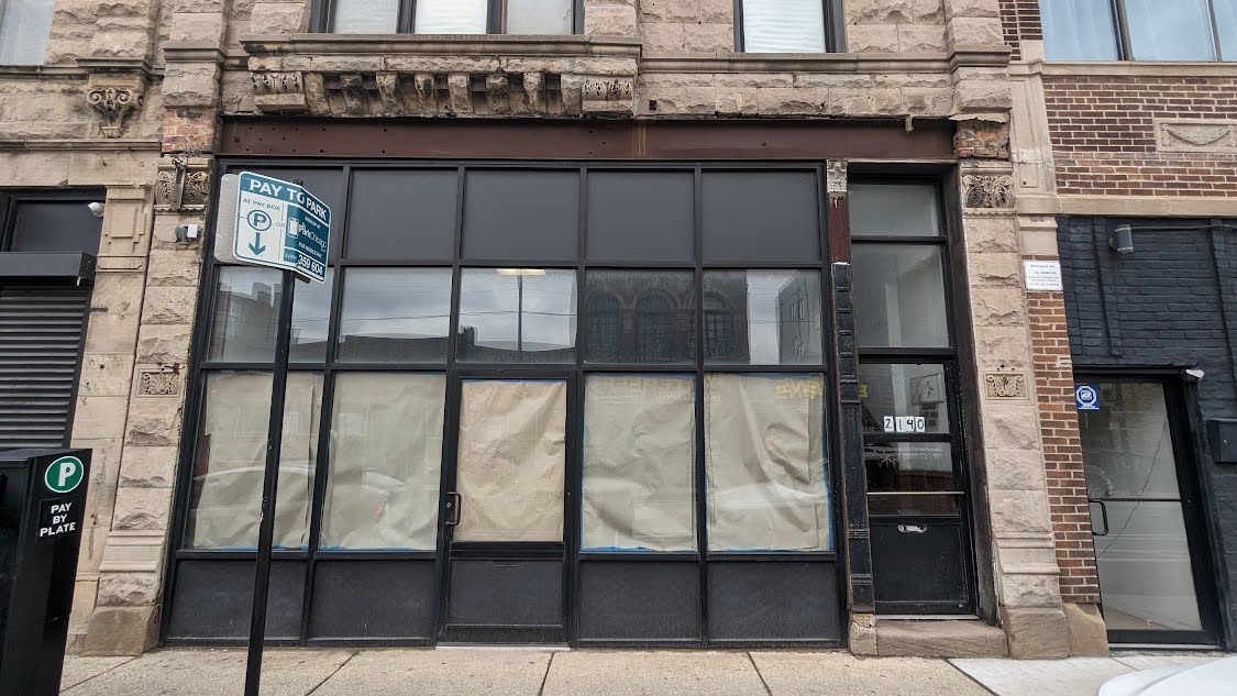 2140 W Cermak Road Property Photo 1