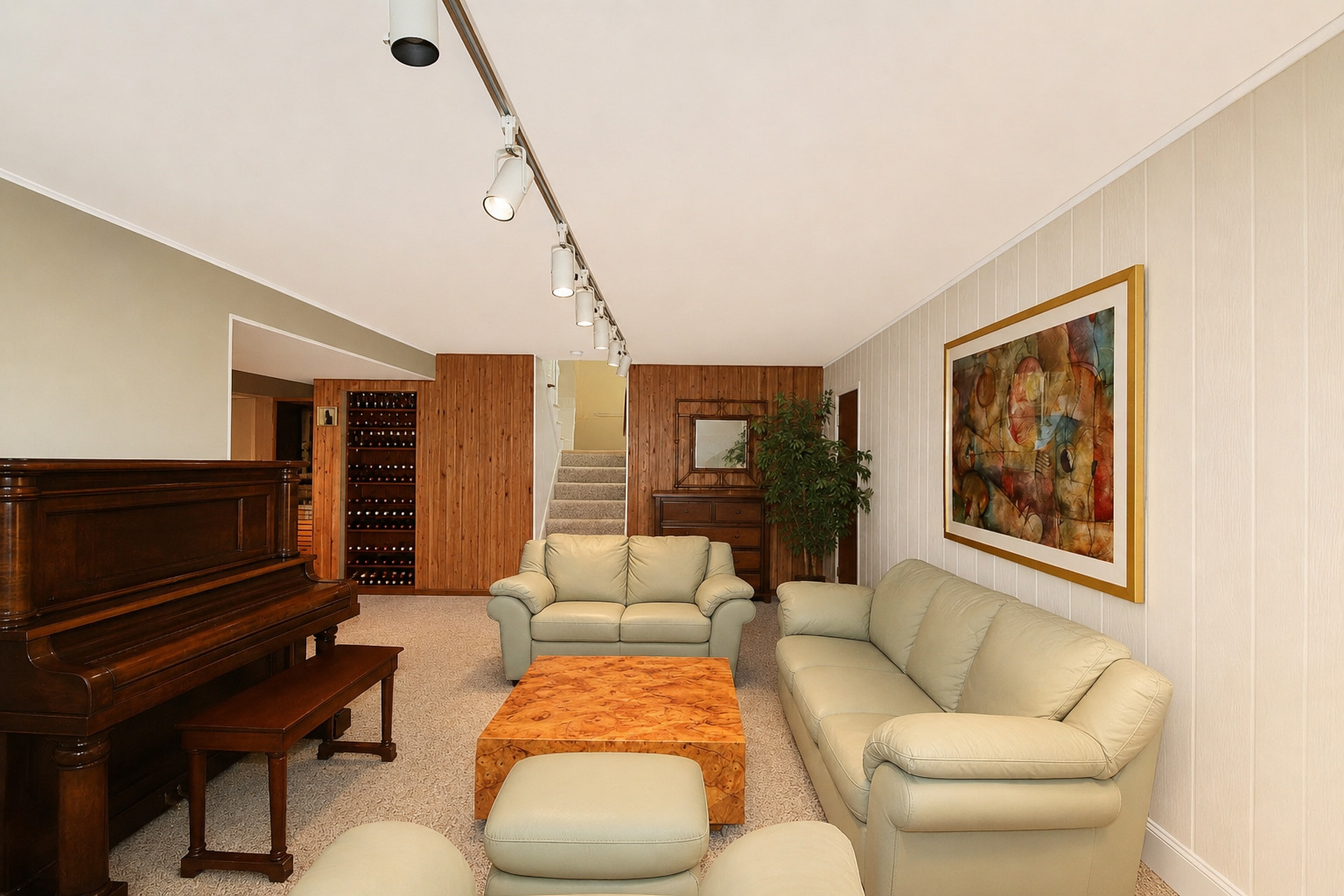 917 W Army Trail Boulevard Property Photo 9