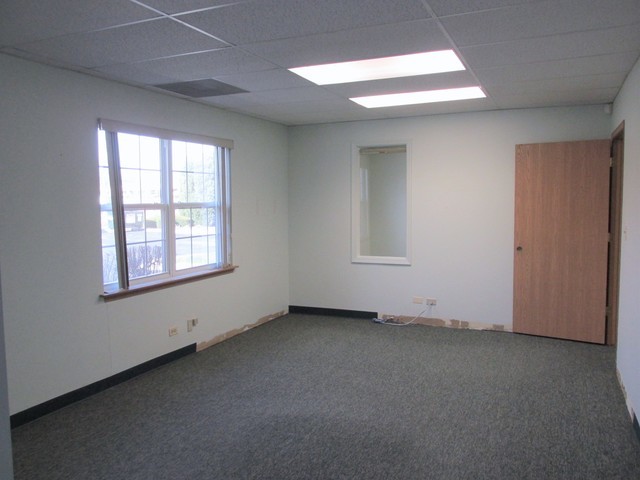 725 E Irving Park Road Property Photo 6