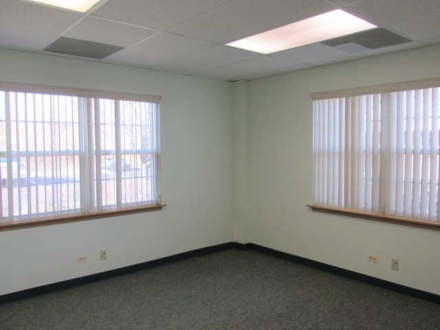 725 E Irving Park Road Property Photo 12