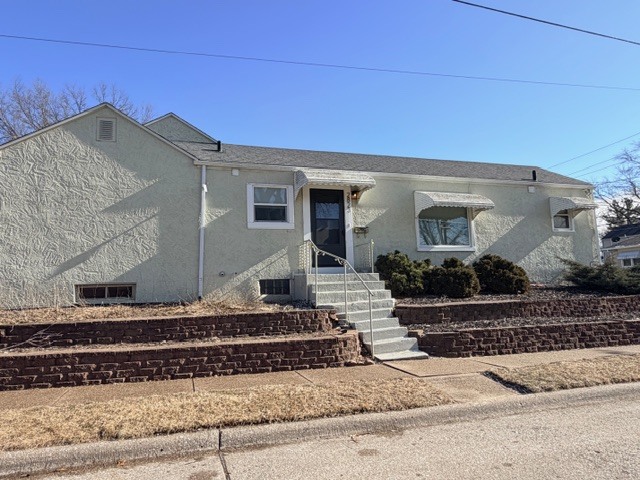 539 W 29th Streets Property Photo 3