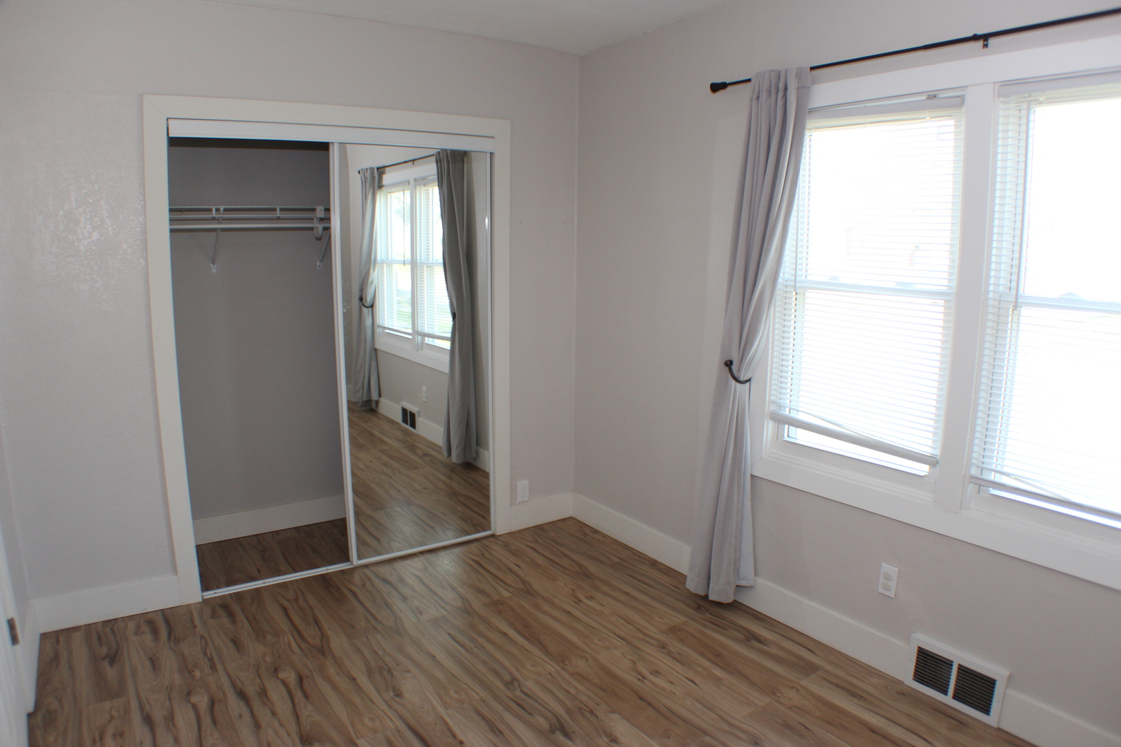 539 W 29th Streets Property Photo 12