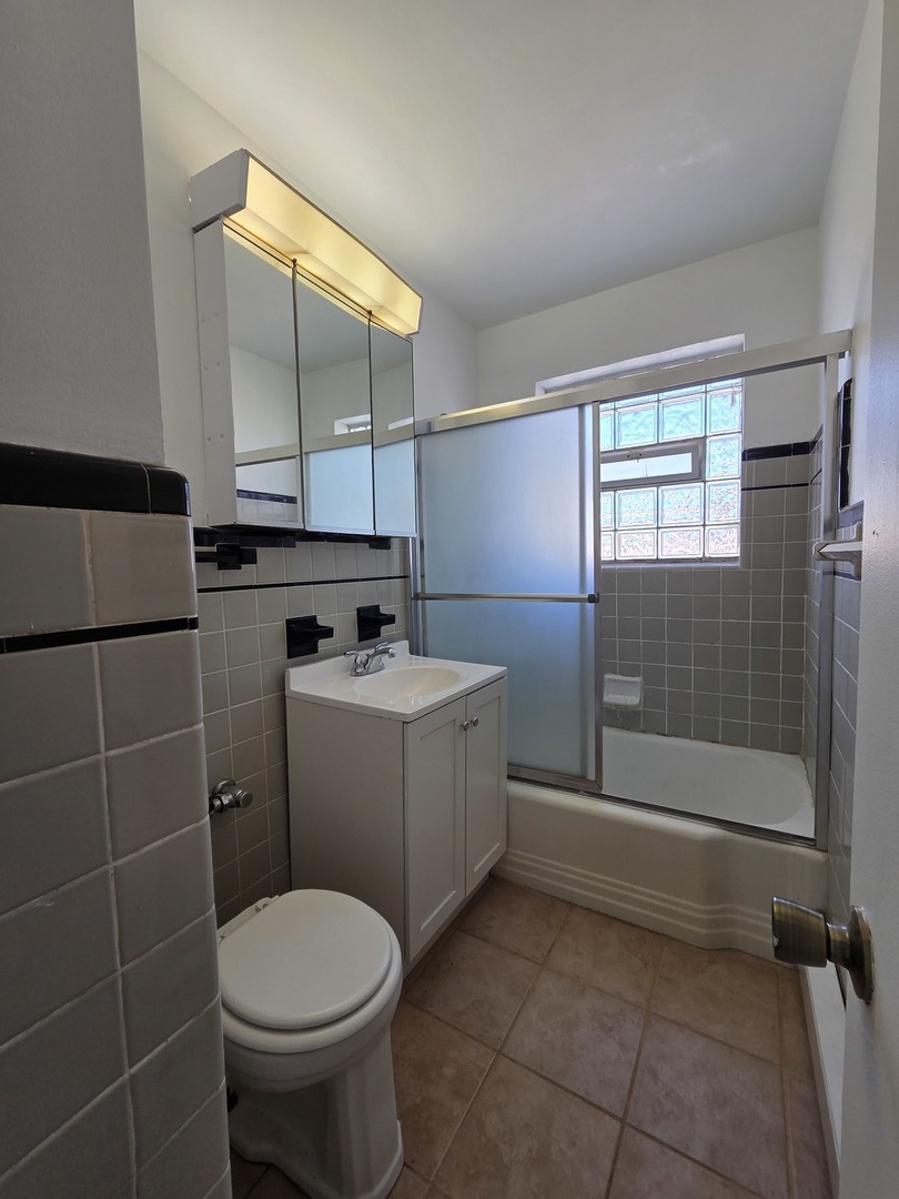2044 E 72nd Place 3 Property Photo 15