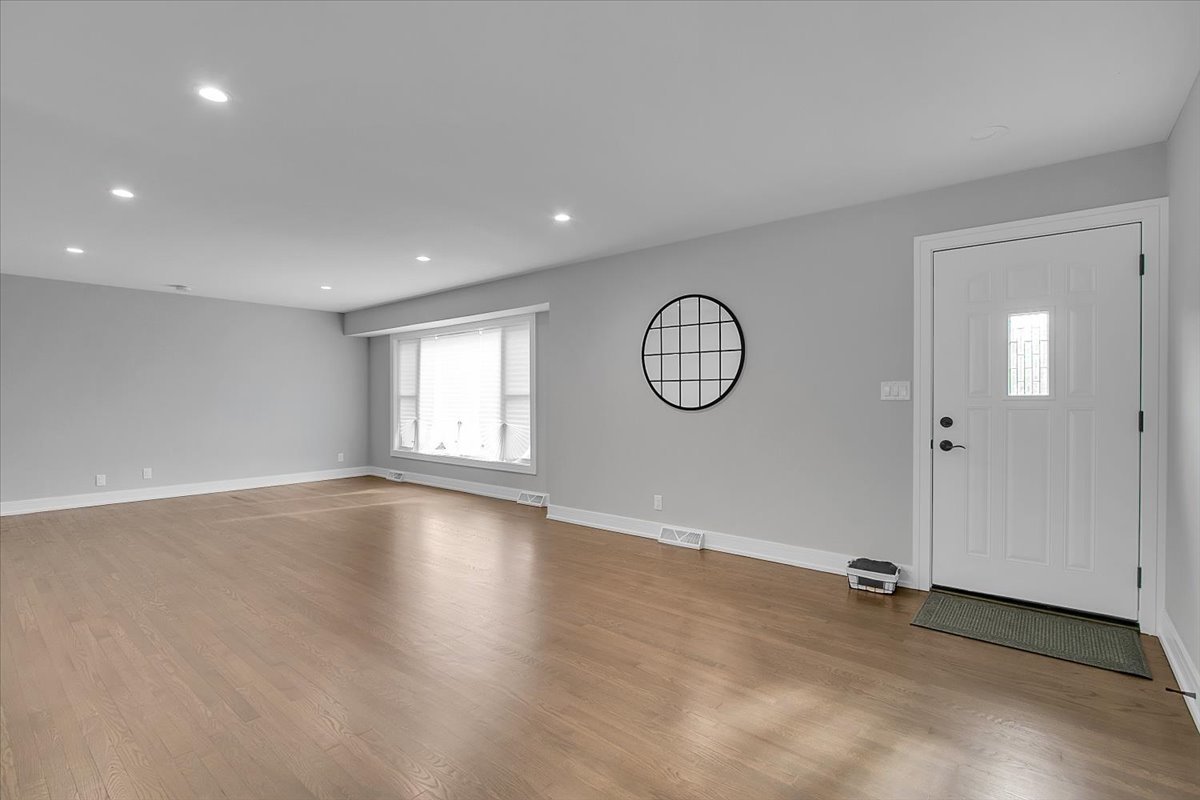 11550 Francis Road Property Photo 4