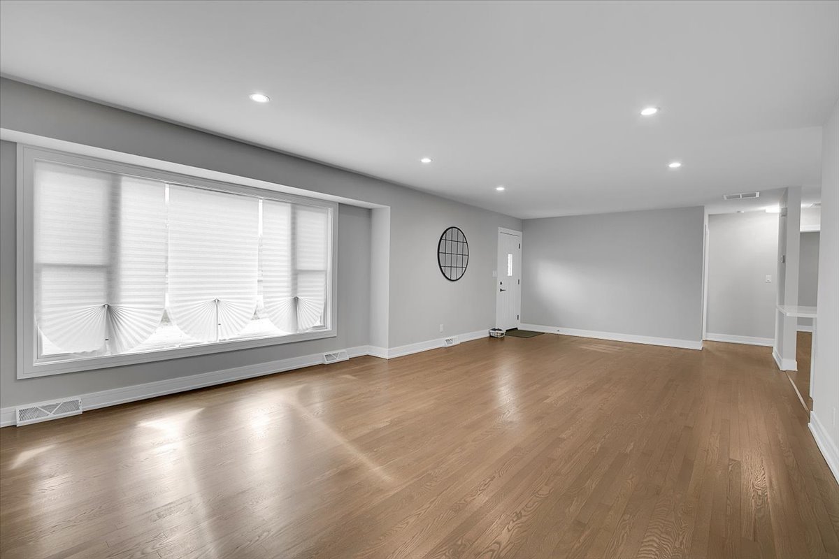 11550 Francis Road Property Photo 5