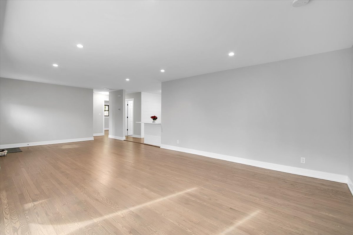 11550 Francis Road Property Photo 6