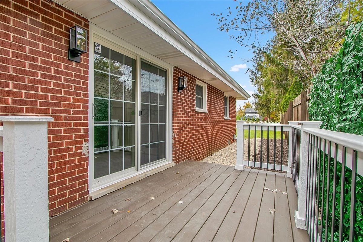 11550 Francis Road Property Photo 18
