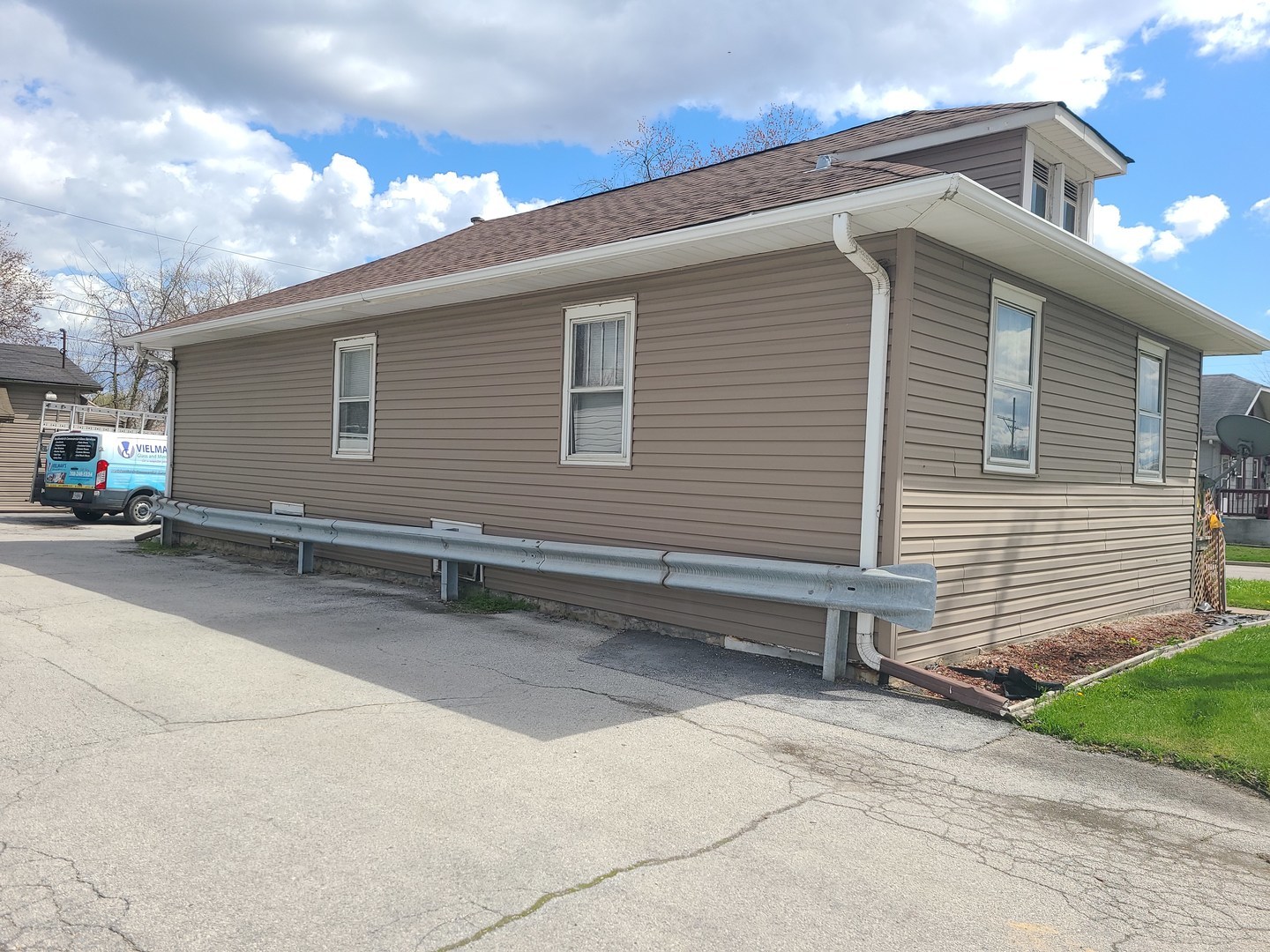 3121 Chicago Road Property Photo 3