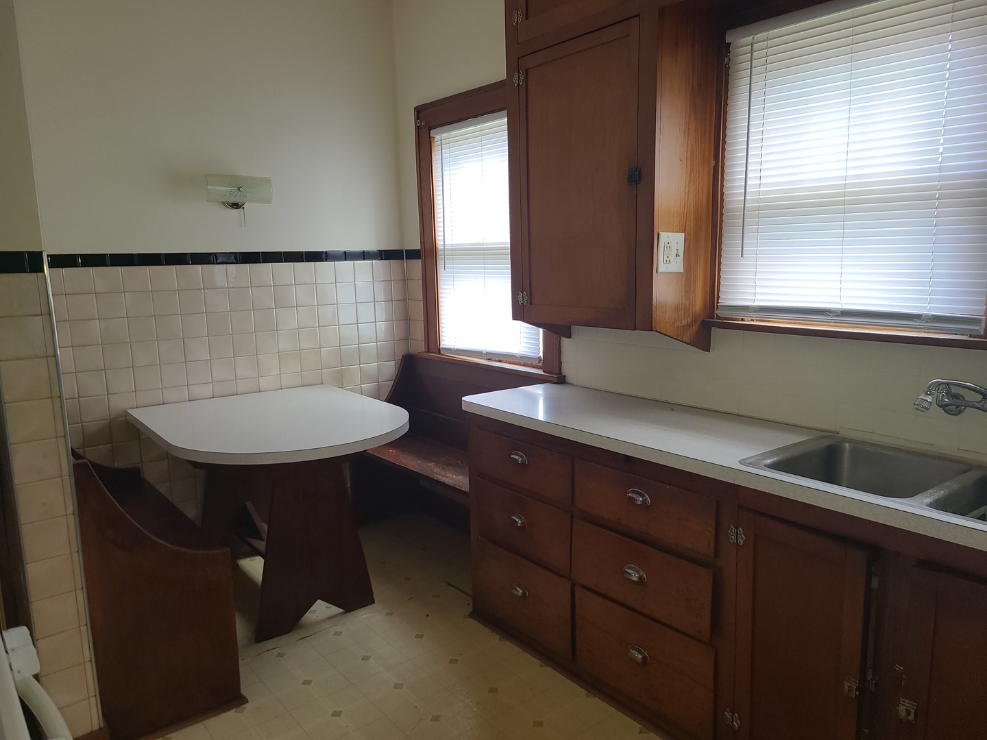 3121 Chicago Road Property Photo 10