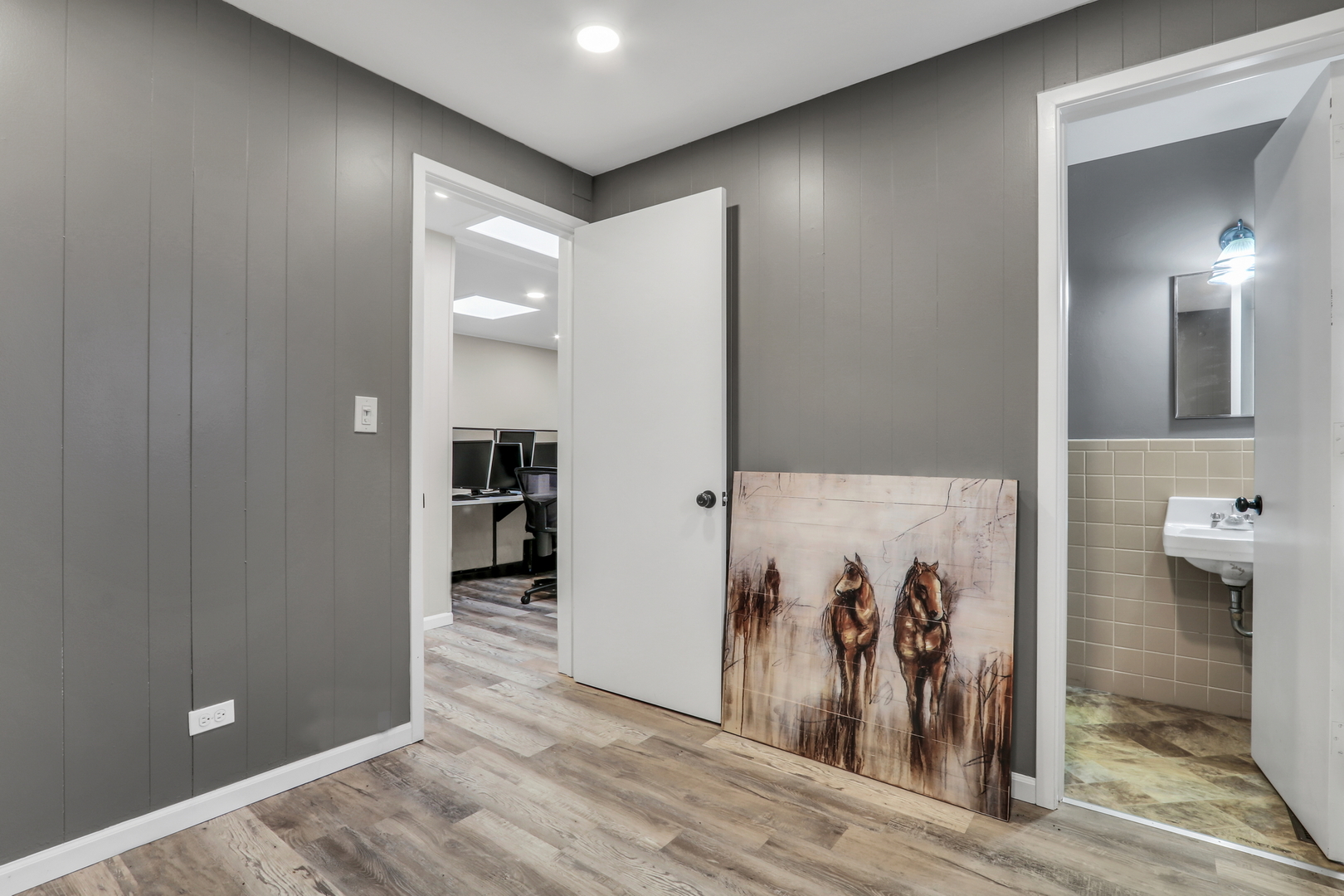 12560270 Property Photo 5