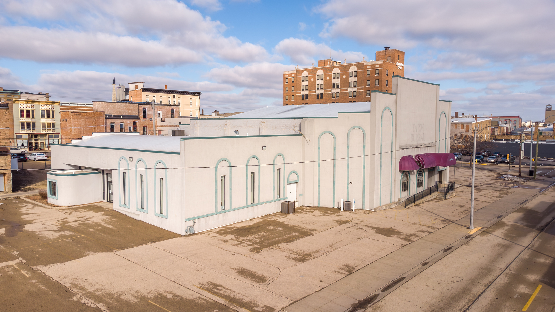 210 W Spring Street Property Photo 7