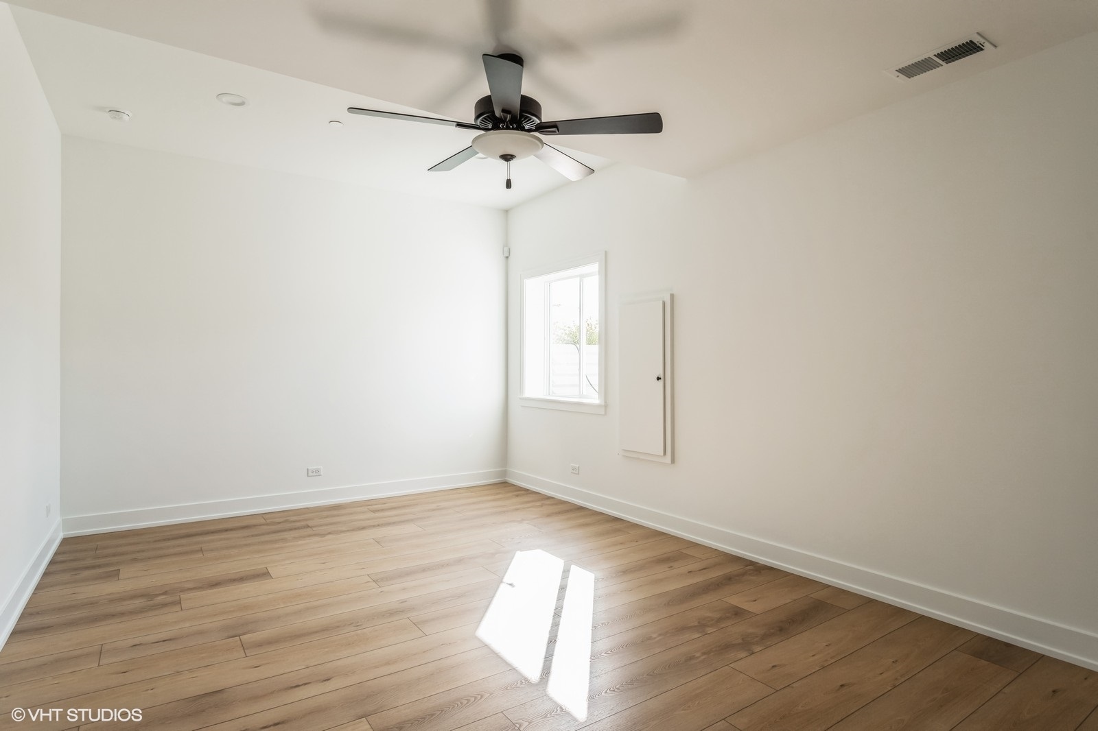 12560517 Property Photo 13
