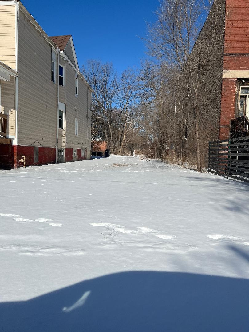 428 W 65th Place Property Photo 1