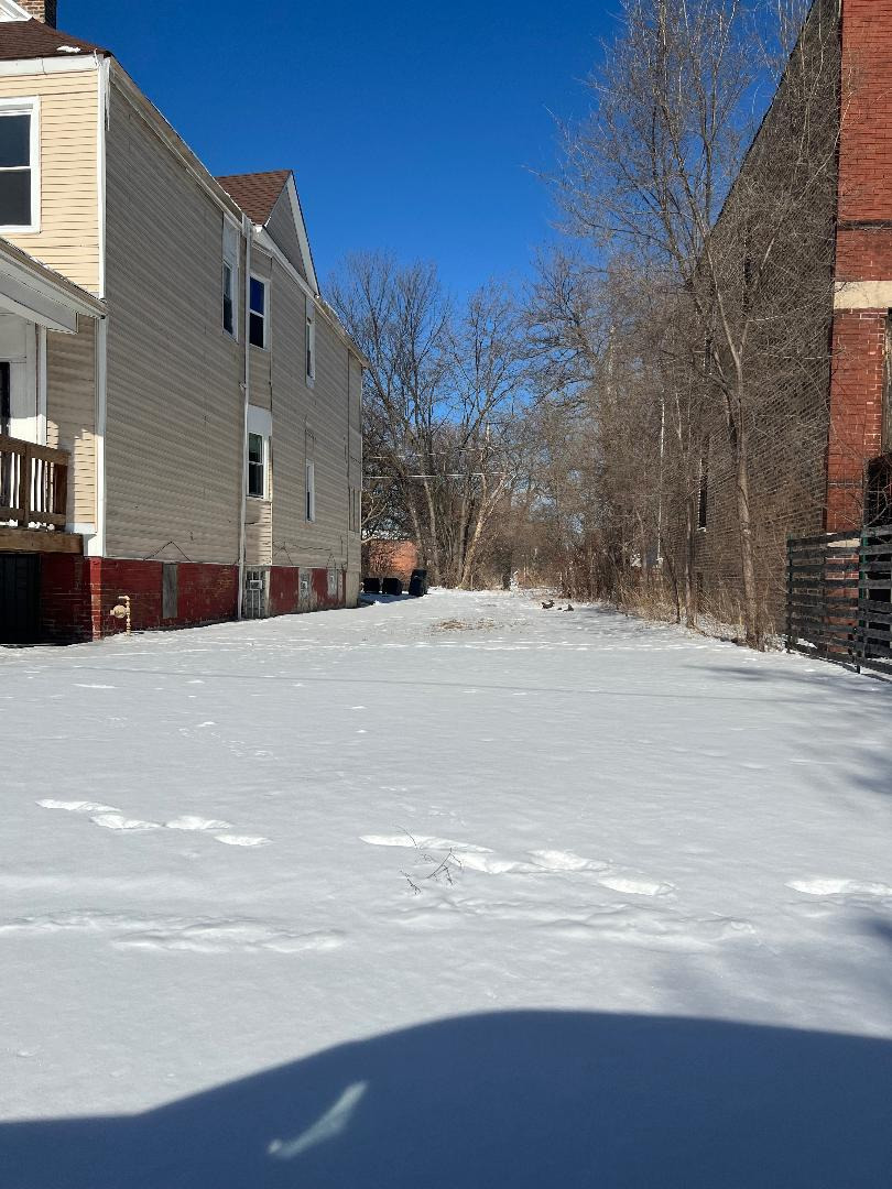 428 W 65th Place Property Photo 2