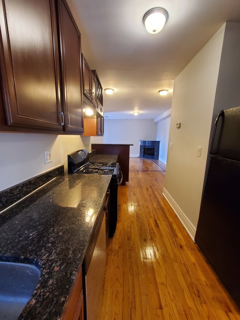 44 N Menard Avenue B-2 Property Photo 8