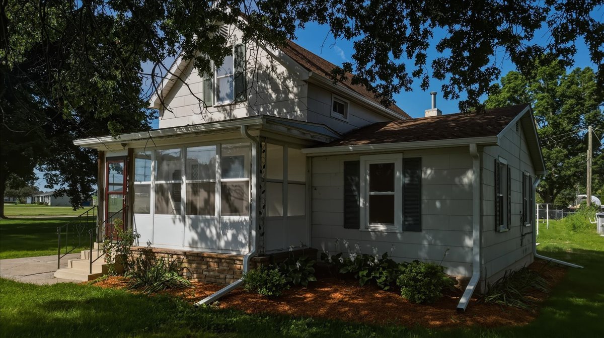 404 East Street Property Photo 3