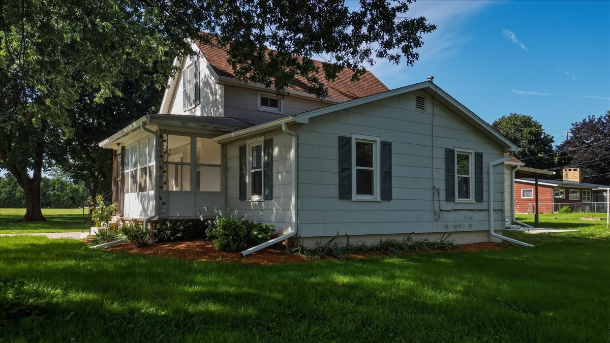 404 East Street Property Photo 4