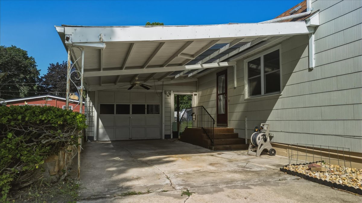 404 East Street Property Photo 10