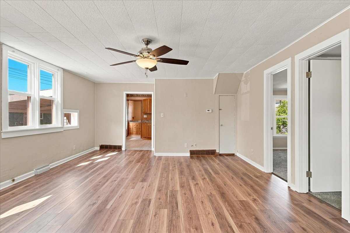404 East Street Property Photo 14