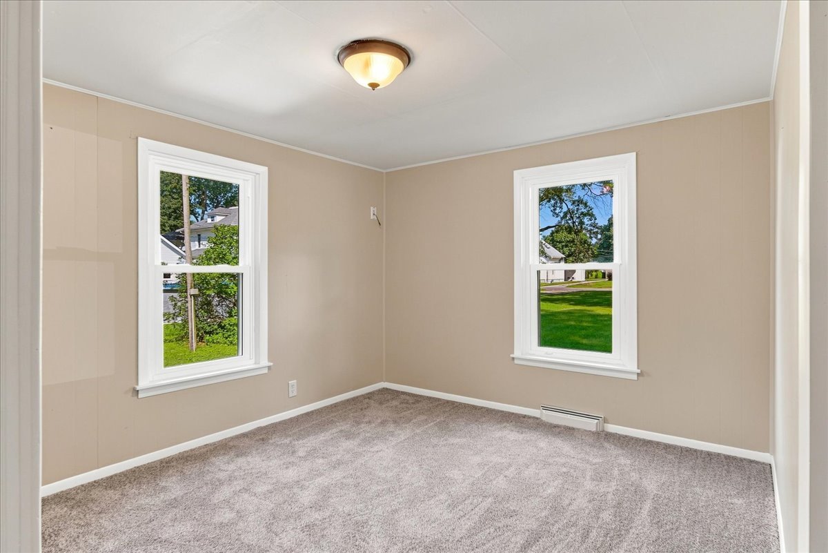 404 East Street Property Photo 18
