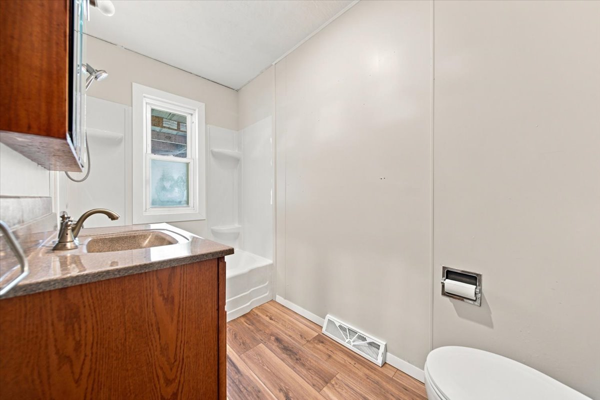404 East Street Property Photo 21