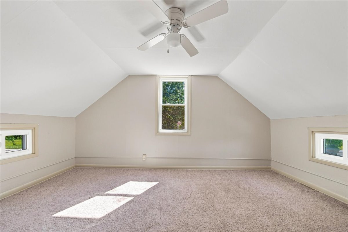 404 East Street Property Photo 24